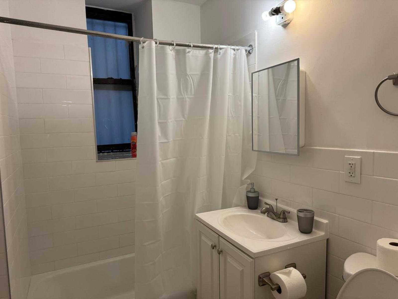 3Bd Cozy Unit Next To Central Park Нью-Йорк Экстерьер фото
